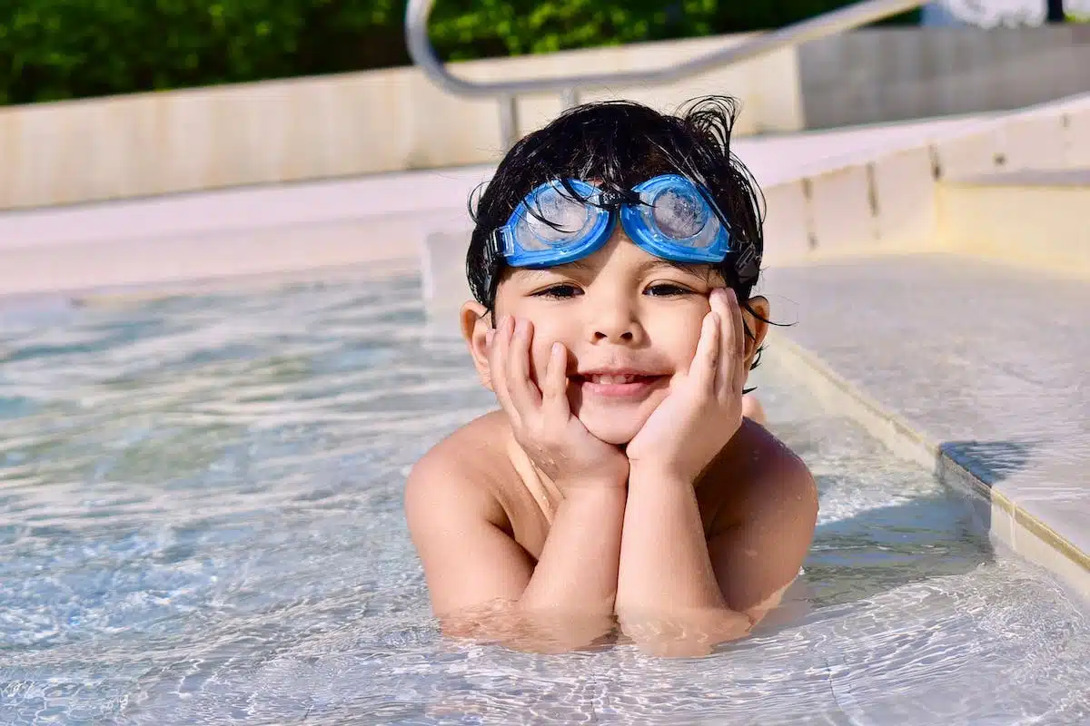 enfants piscine