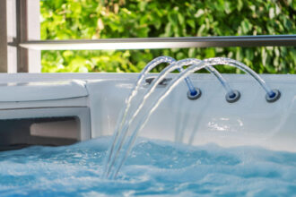 Couverture de spa : l'accessoire que beaucoup de propriétaires sous-estiment